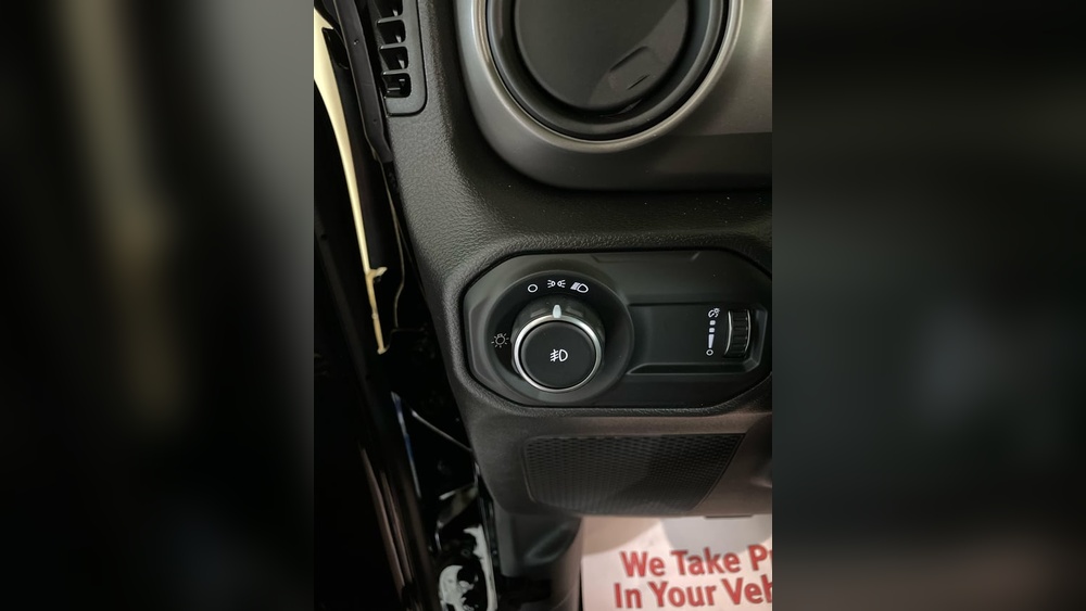 how to turn on lights in jeep wrangler