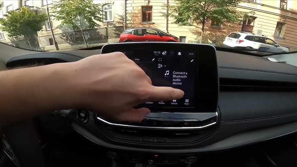 how to turn on screen in jeep compass