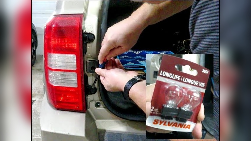 how too change rear tail light 2016 jeep patiort