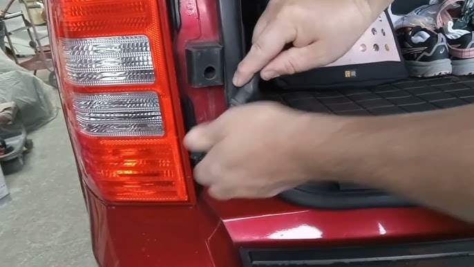 How To Replace Tail Light Jeep Patriot 2016: Step-by-Step Guide
