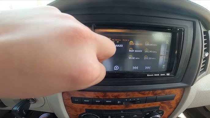 Does 2006 Jeep Commander Have Aux Does 2006 Jeep Commander Have Aux? Complete Audio Guide