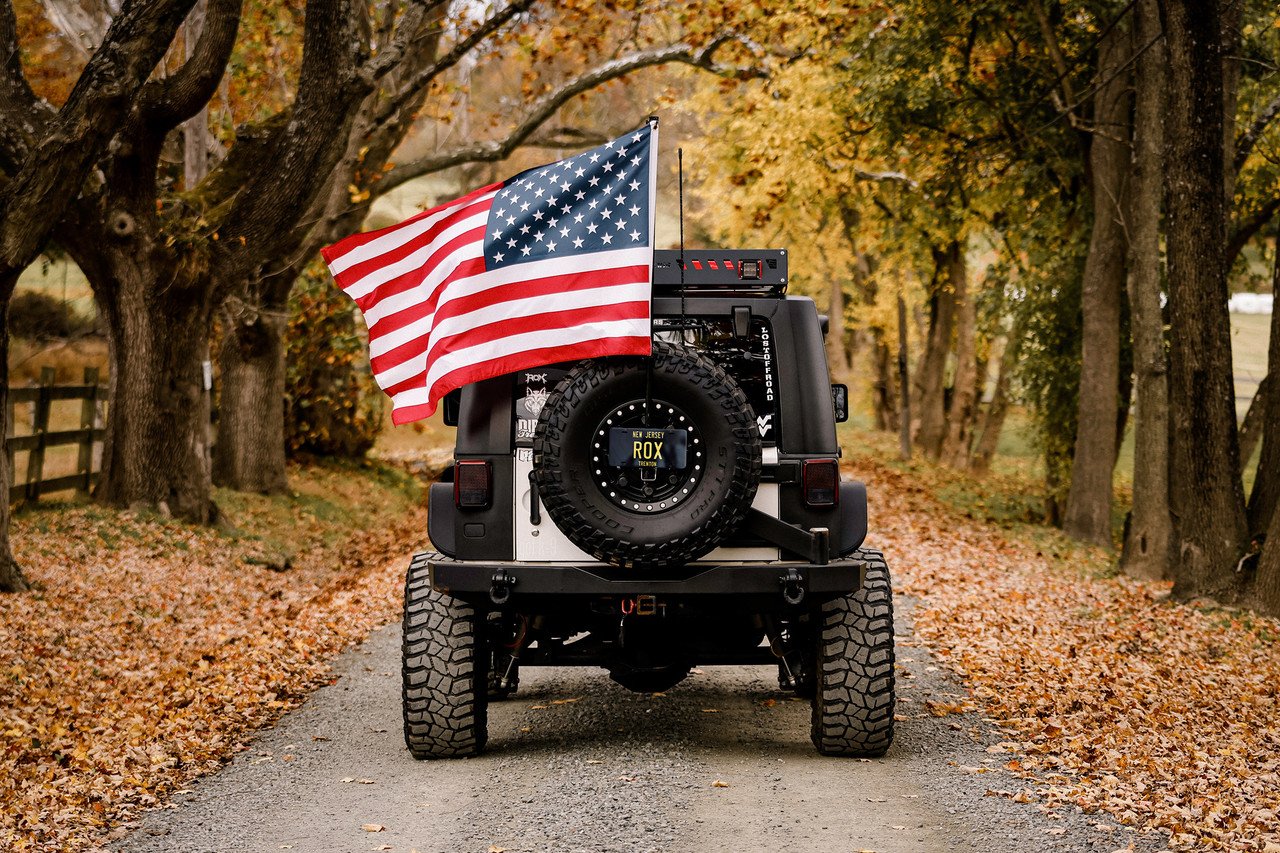 How To Mount Flag On Jeep: Step-by-Step Guide for Beginners