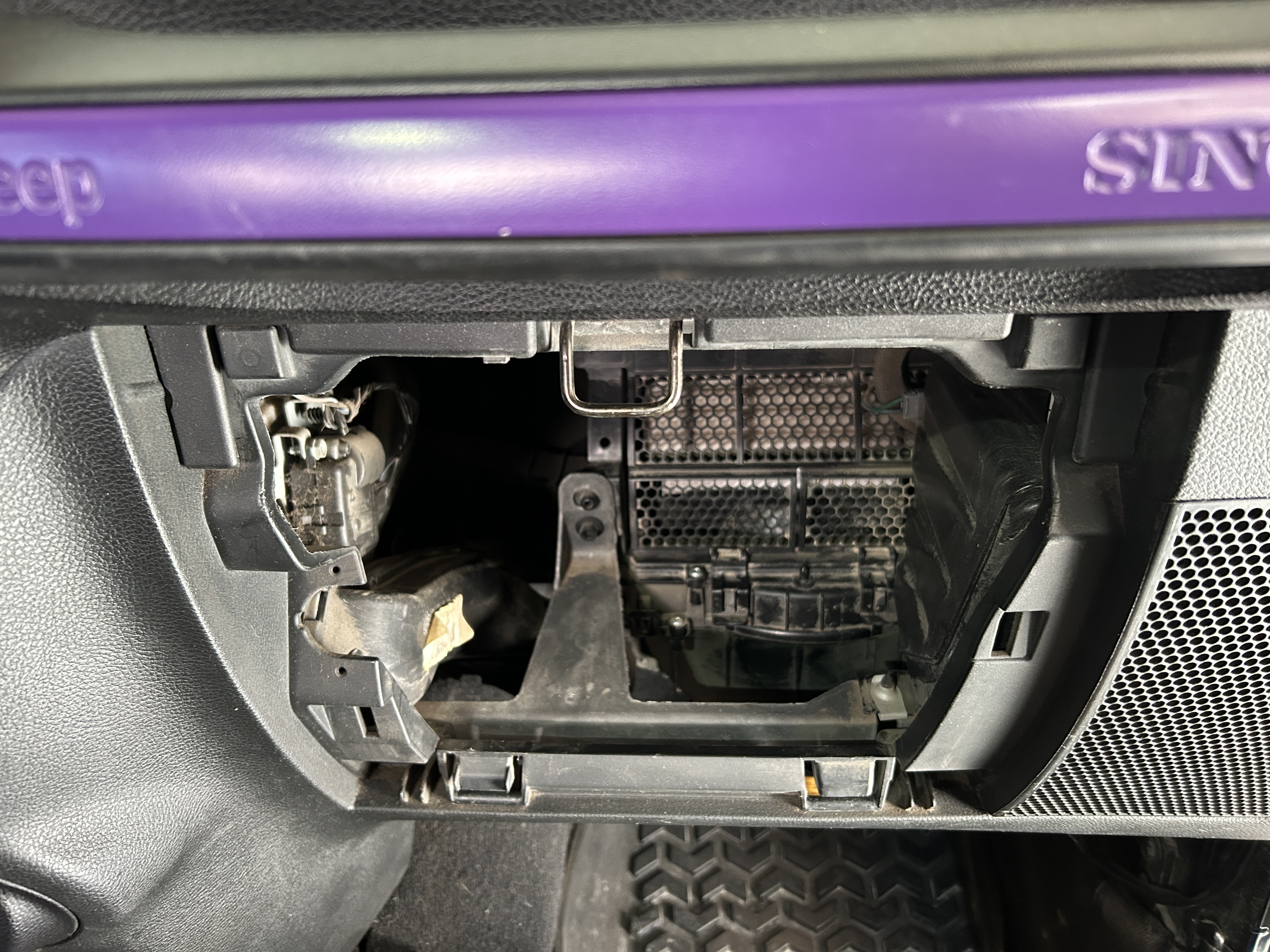 Jeep Wrangler Cabin Air Filter Replacement: Easy DIY Guide