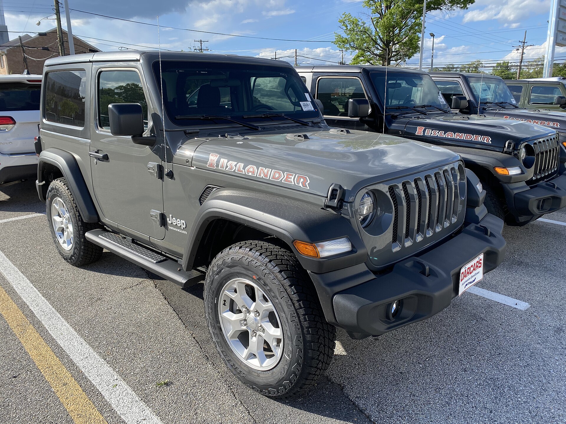Is The Jeep Wrangler 2 Door Or 4 Door Better For You: Quick Guide inline 2