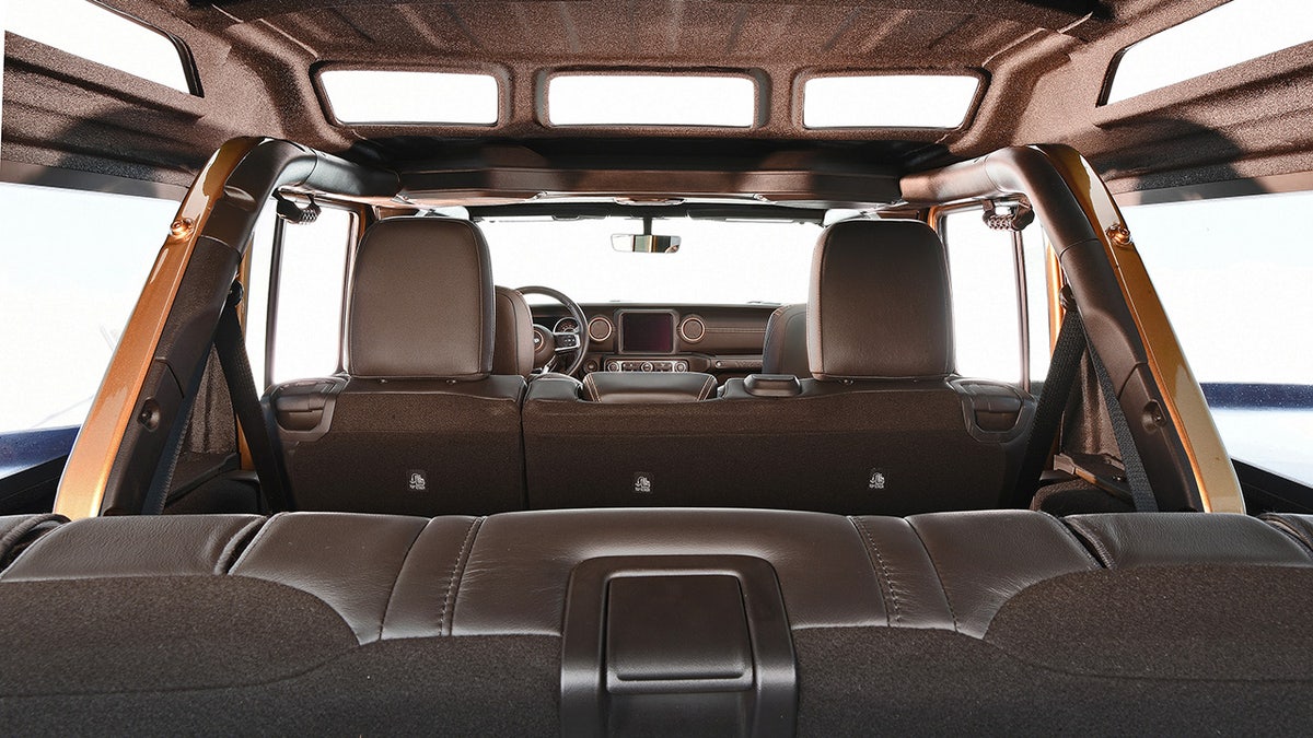 How Many Passengers In A Jeep Wrangler: Seating Guide Explained How Many Passengers In A Jeep Wrangler: Seating Guide Explained