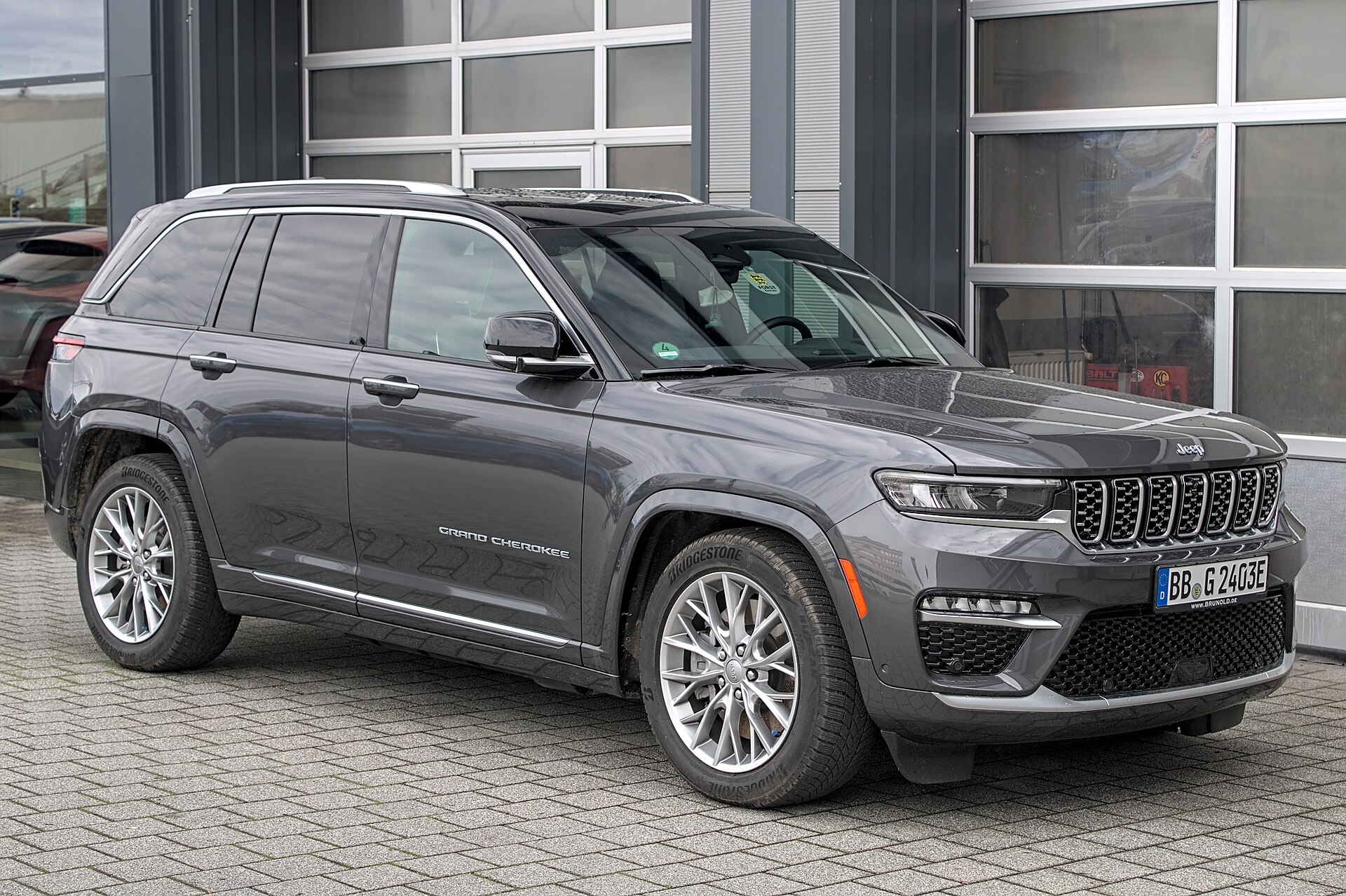 Jeep Grand Cherokee Wrap Ideas For A Customized Look: Compatibility Guide inline 2