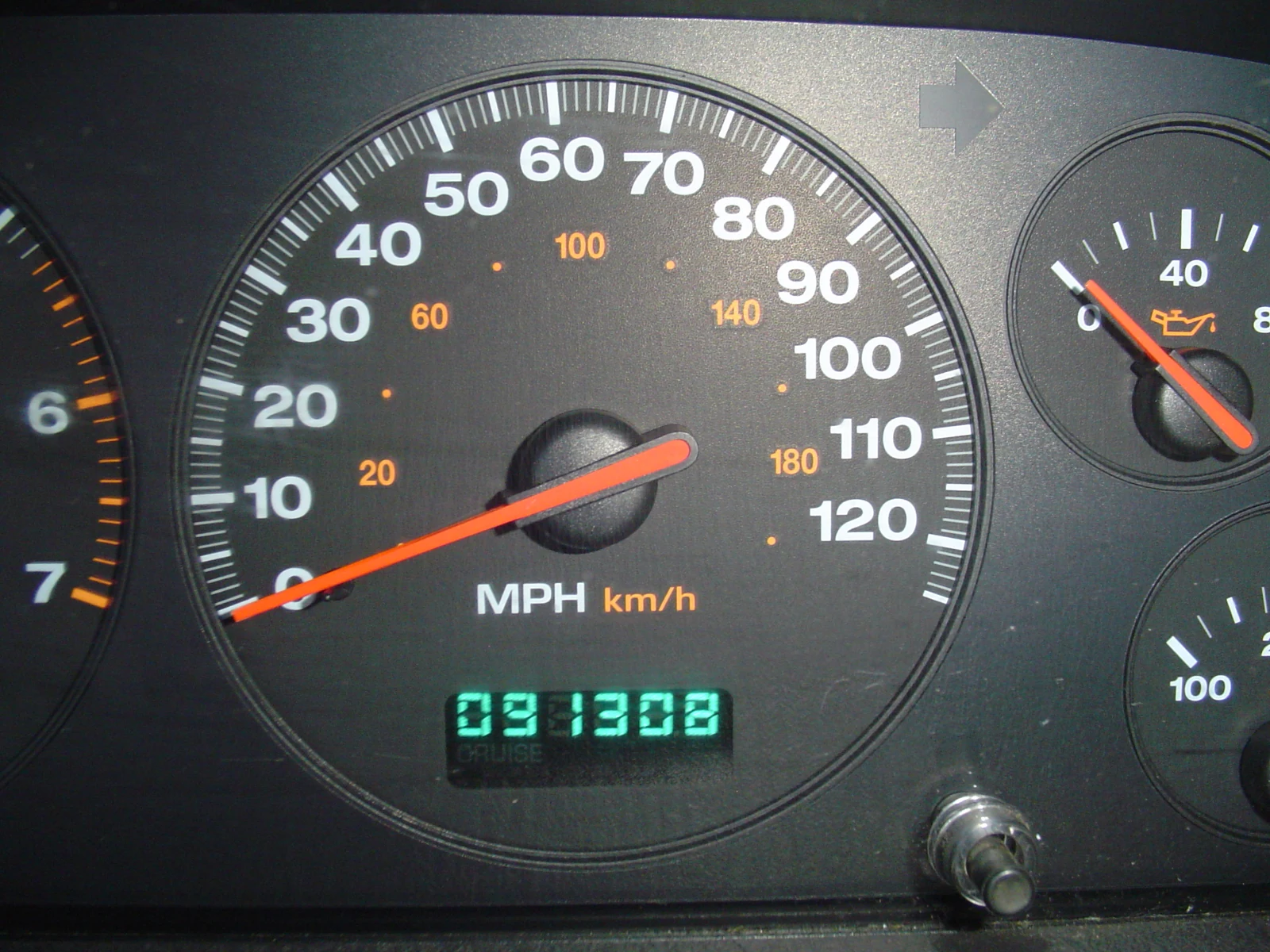 Jeep Low Fuel: How Many Miles Are Left? Reserve Range Estimate Guide