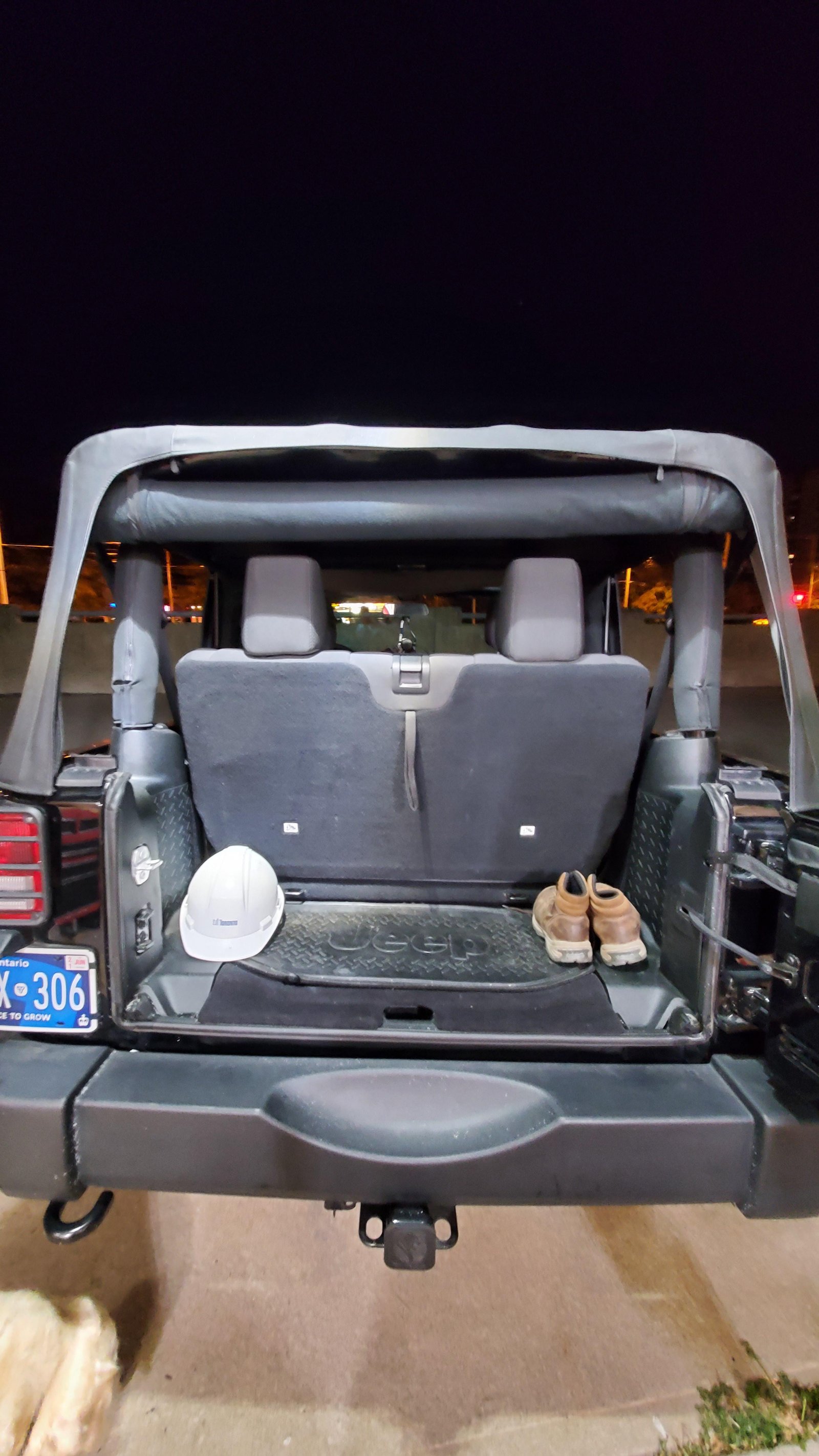 How To Roll Up Jeep Windows: Quick and Easy Guide