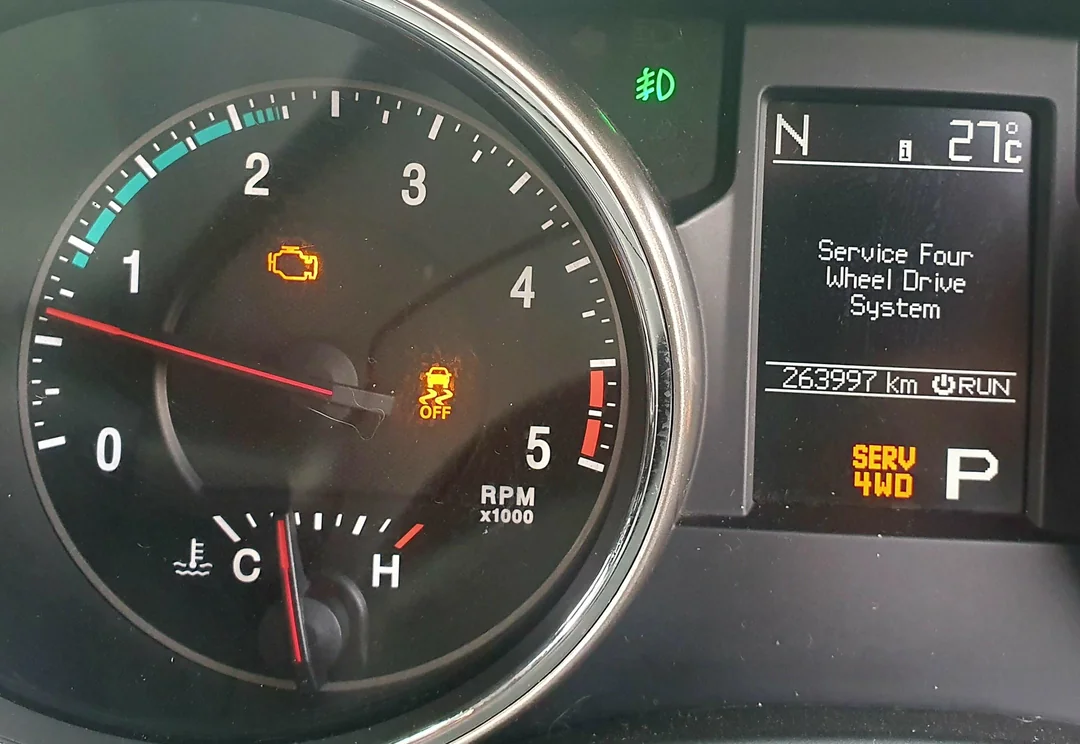 Jeep Service 4 Wheel Drive Light