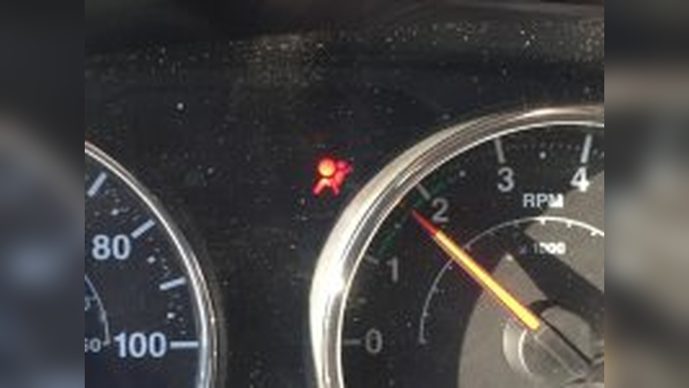 jeep wrangler airbag light on and off
