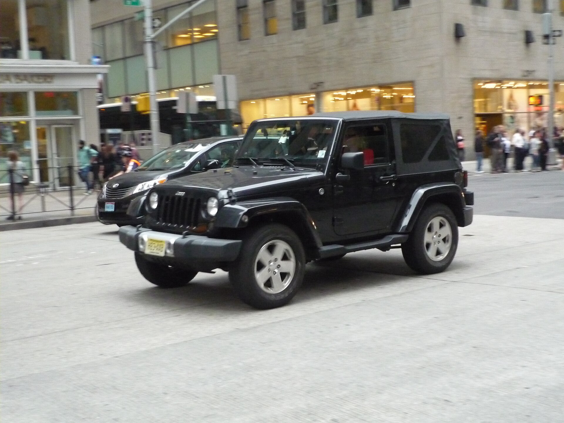 Jeep Wrangler Carpet Alternatives: Best Alternatives to Compare Before Buying inline 3