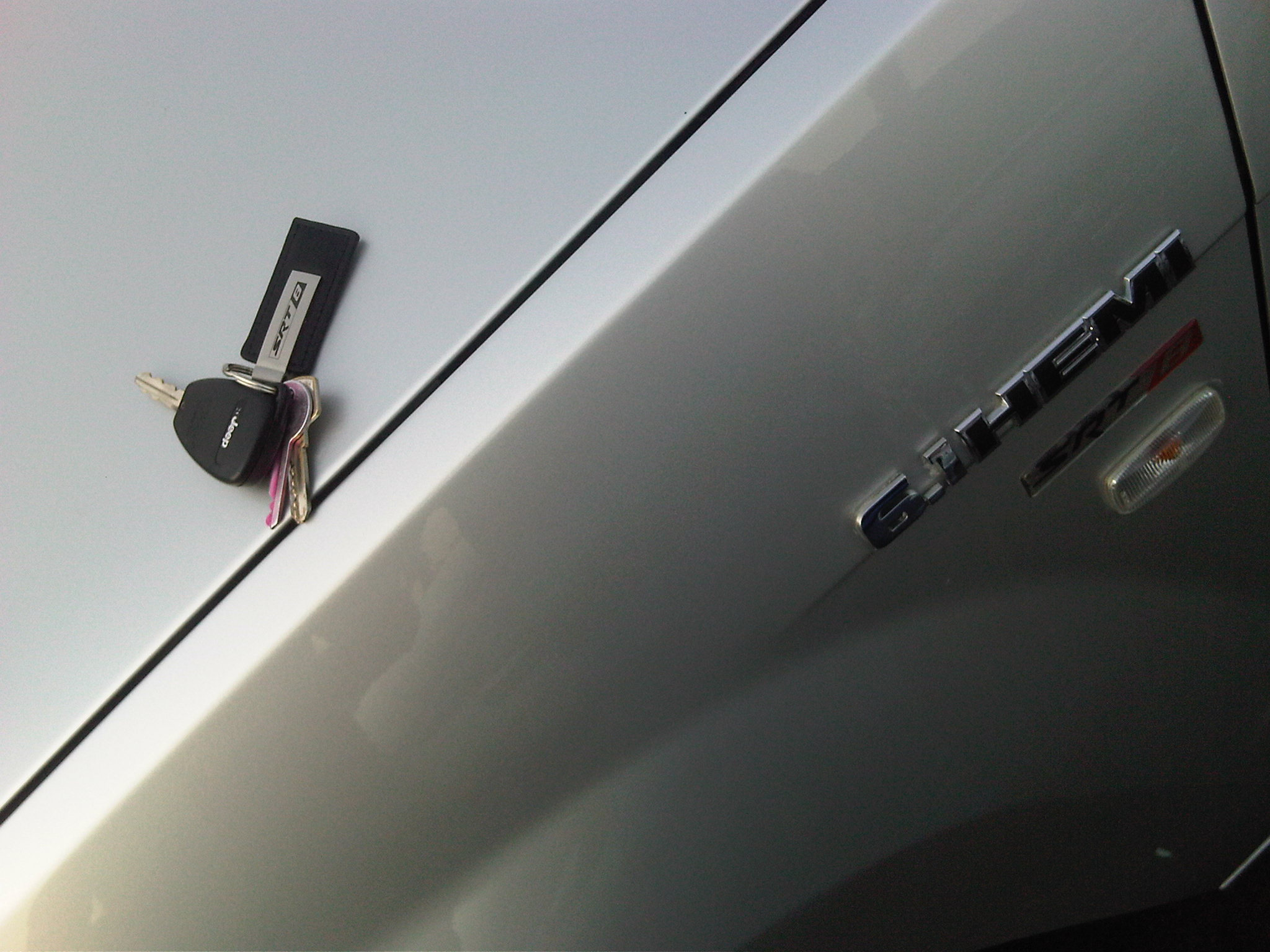How To Blackout Jeep Emblem: Practical Guide