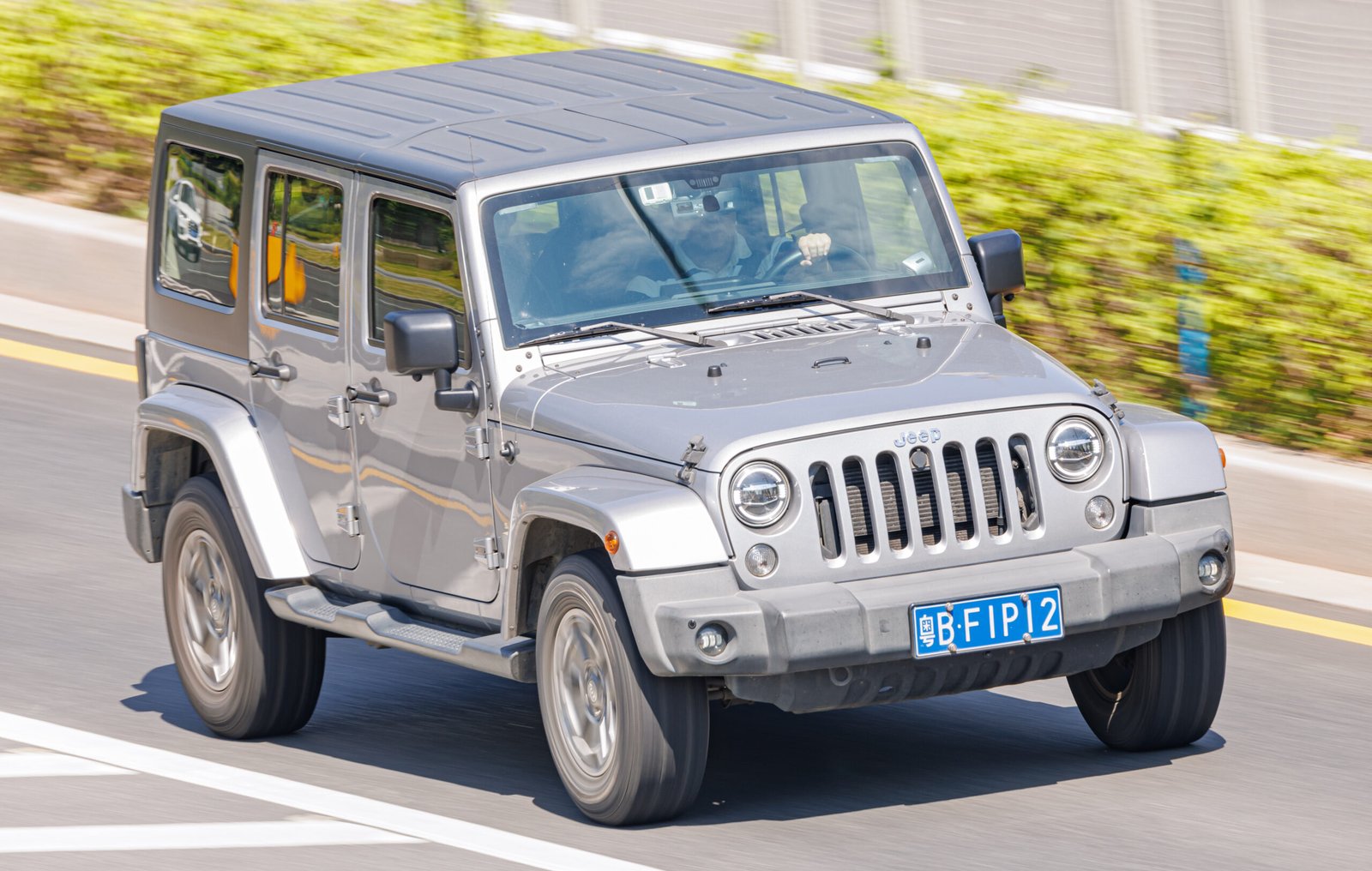 Jeep Wrangler Loses Power While Driving: Causes, Checks and Step-by-Step Diagnosis