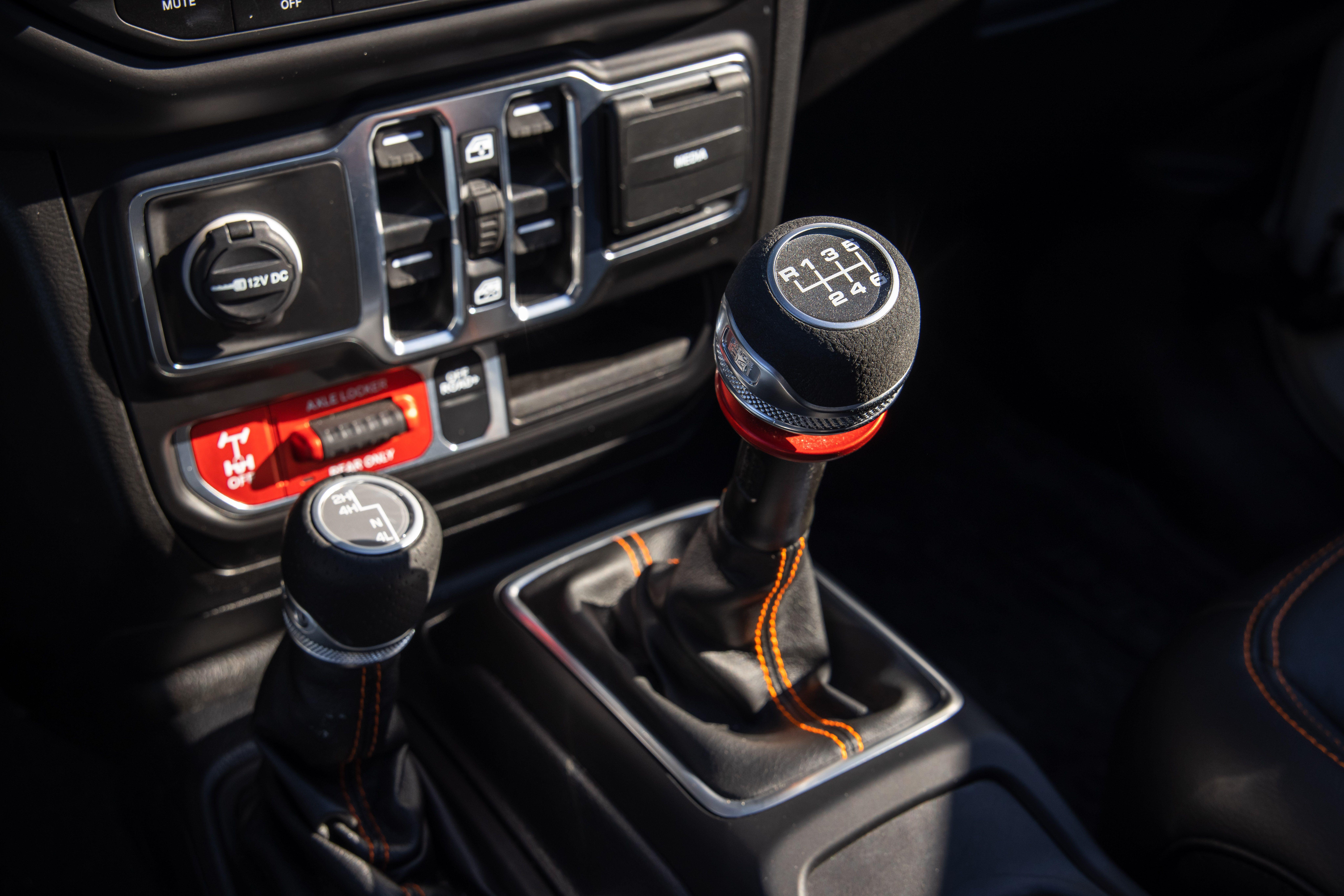 Does Jeep Gladiator Come In Manual Transmission Does Jeep Gladiator Come In Manual Transmission? Complete Guide