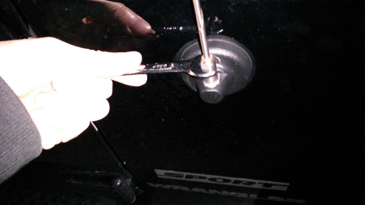 How To Change Jeep Antenna: Easy Step-by-Step Guide