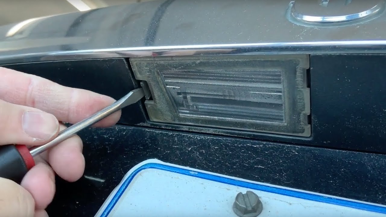 How To Replace 2012 Jeep Liberty License Plate Light Easily How To Replace 2012 Jeep Liberty License Plate Light Easily