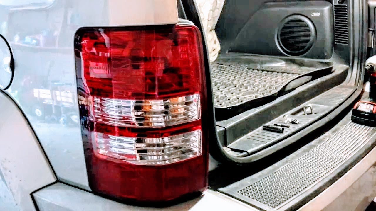 How To Change A 2010 Jeep Liberty Brake Light: Step-by-Step Guide