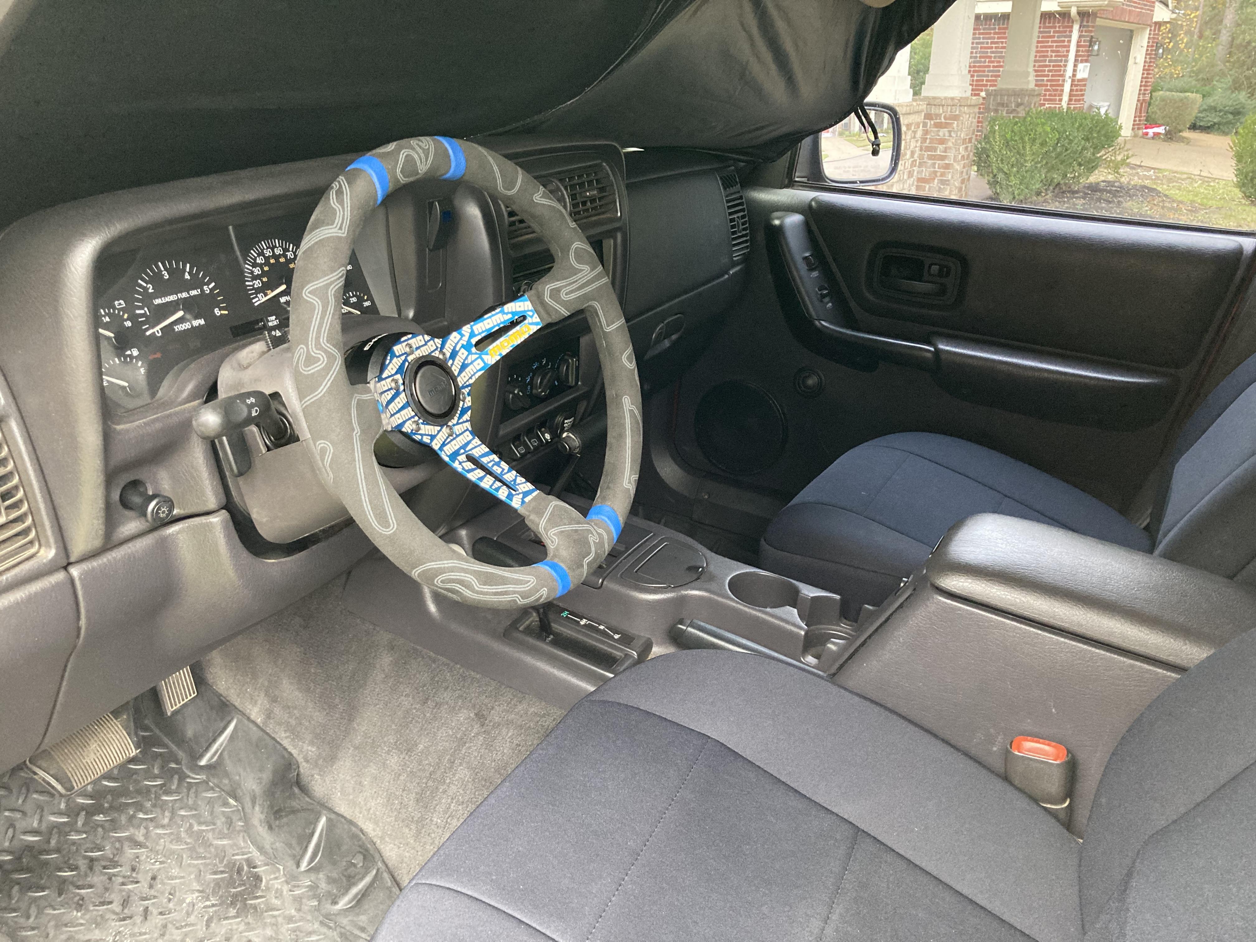 Jeep Xj 98 Vs 99 Steering Wheel: Key Differences Explained