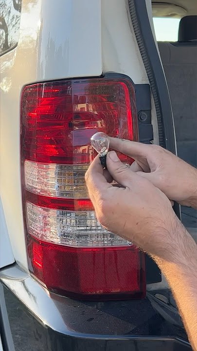 How To Change Brake Light On 2009 Jeep Liberty: Easy Step-by-Step Guide