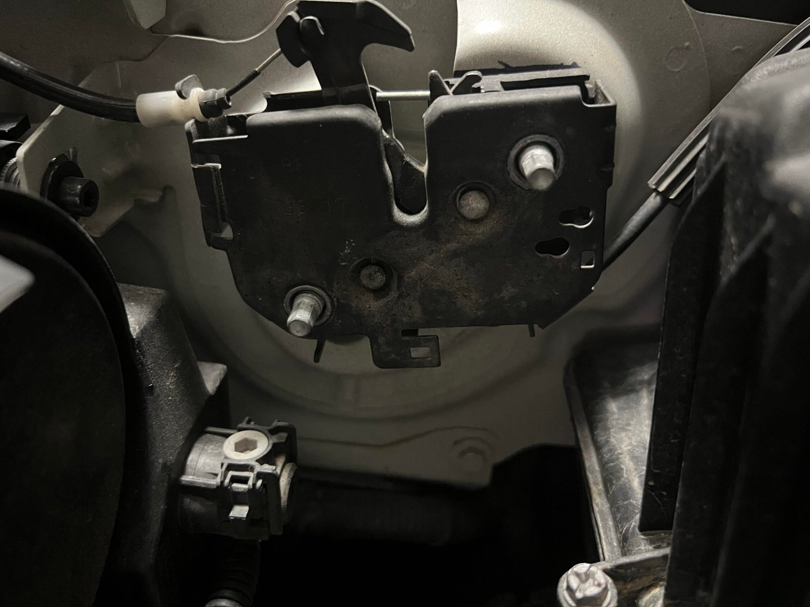 Jeep Renegade Hood Latch Replacement: Step-by-Step Guide