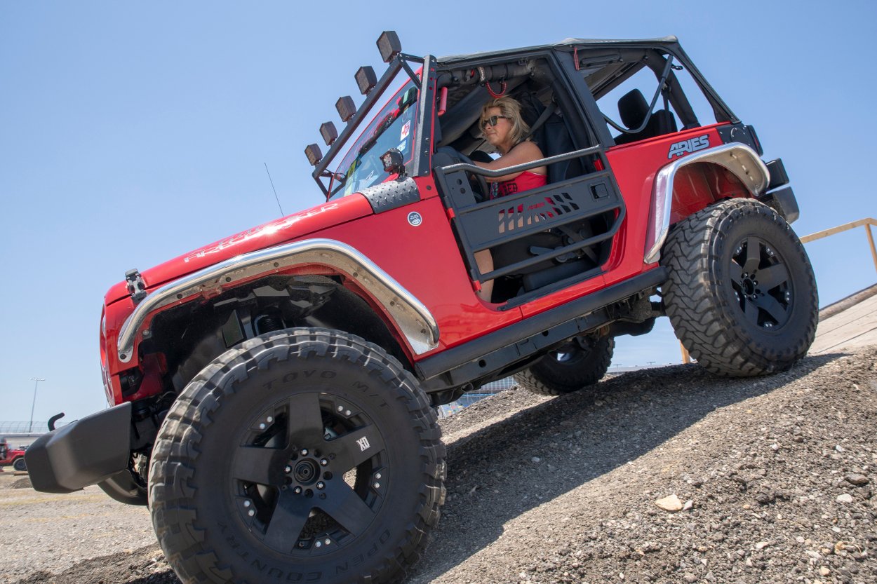 How To Open A Locked Jeep Wrangler Door: Easy Solutions