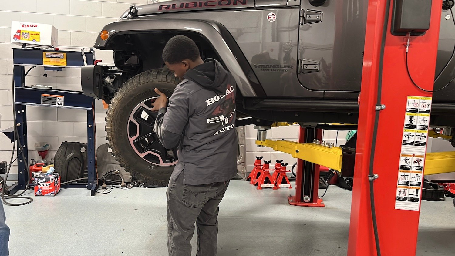 How To Become A Jeep Mechanic: Step-by-Step Career Guide How To Become A Jeep Mechanic: Step-by-Step Career Guide