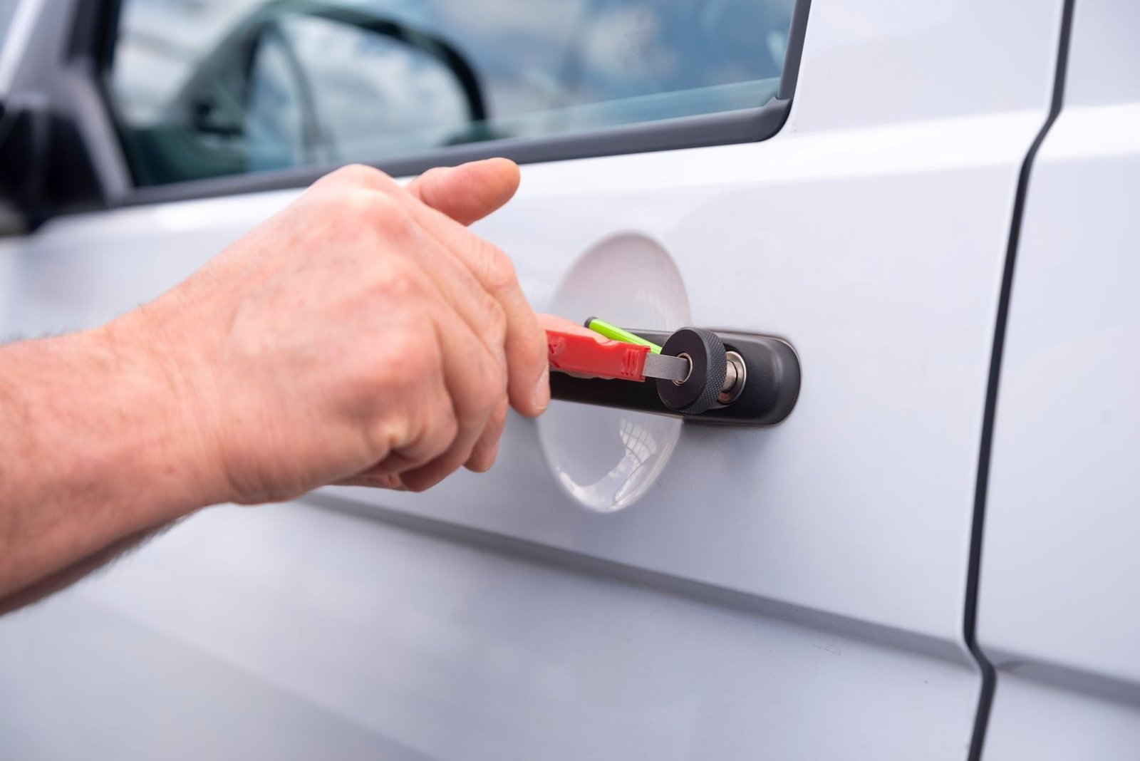 How To Unlock Jeep Compass With Keys Inside: Quick Solutions