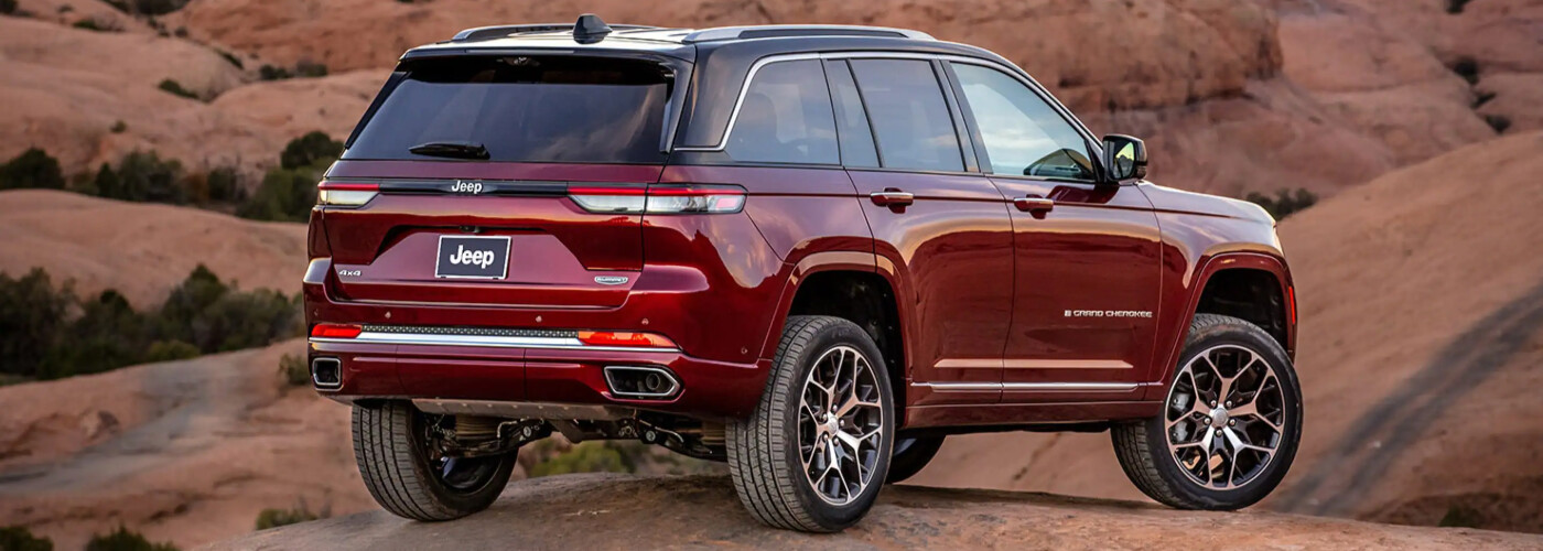 What Size Tires Jeep Grand Cherokee: Ultimate Guide for 2024
