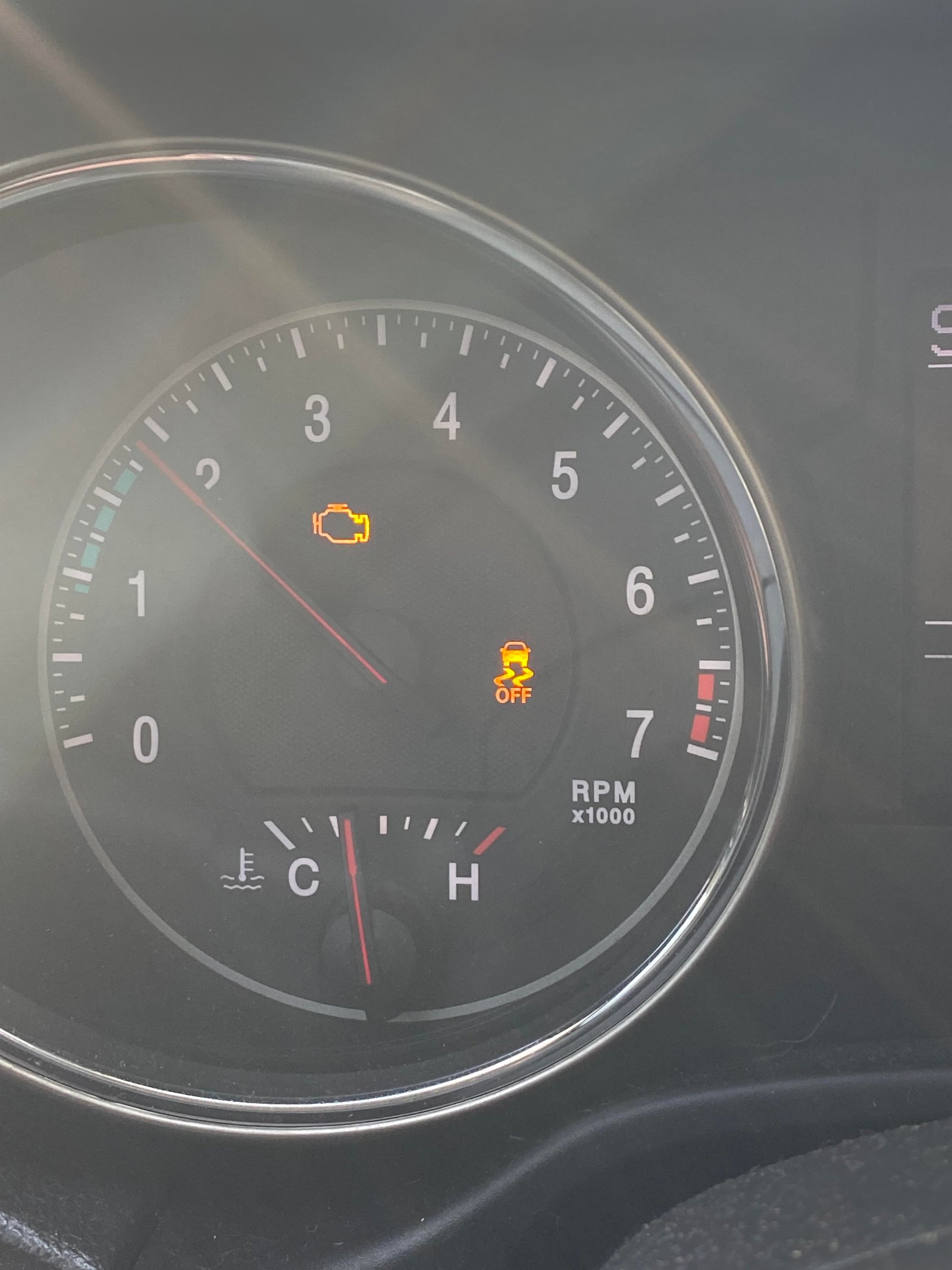 Check Engine Light On 2012 Jeep Grand Cherokee: Causes & Fixes