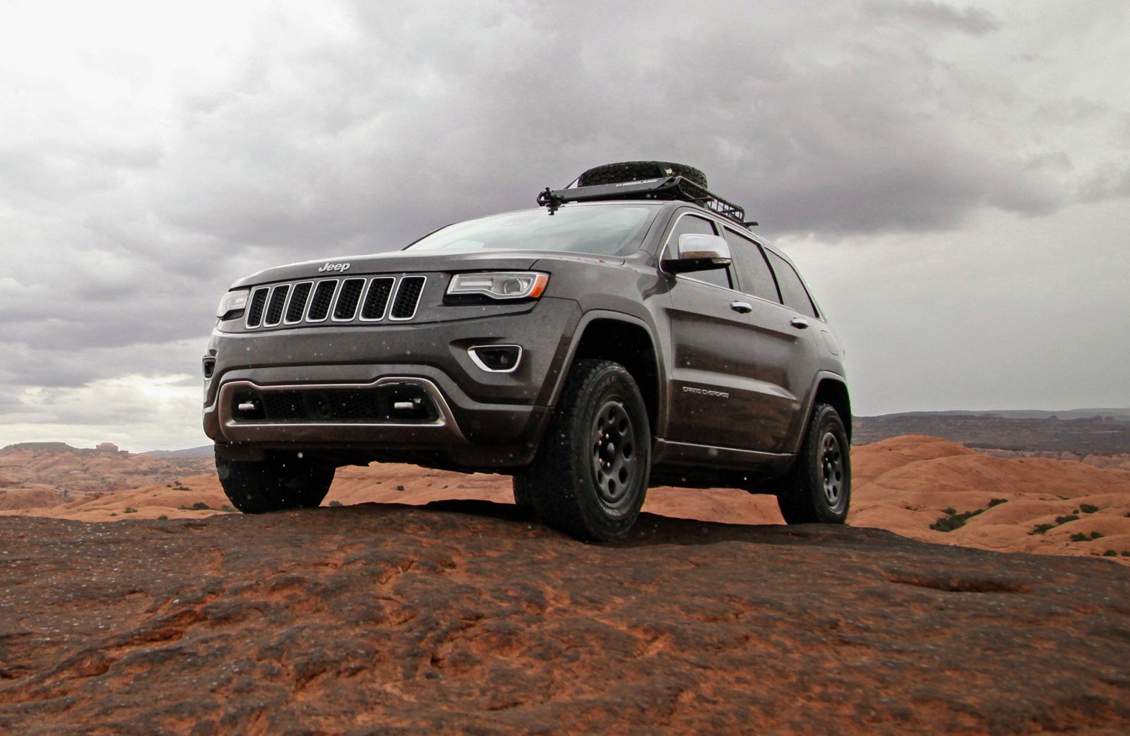 2014 Jeep Grand Cherokee Overland Review: Luxury Meets Performance