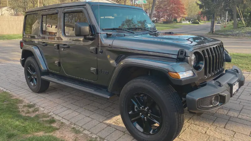 The Jeep Sahara Altitude