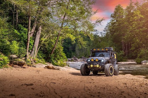 How To Securely Tie Kayak To Jeep Wrangler: Easy Steps Guide