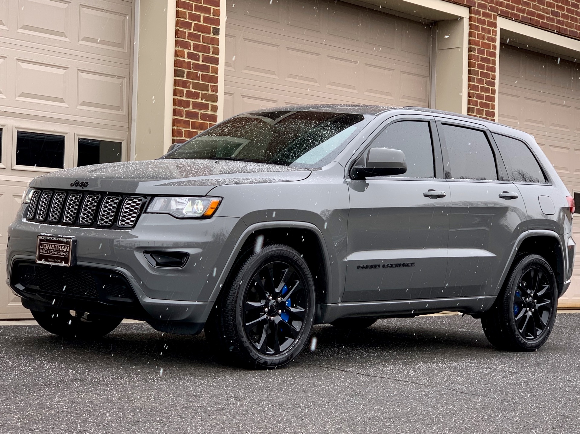 What Is A Jeep Grand Cherokee Altitude? Features and Benefits Explained