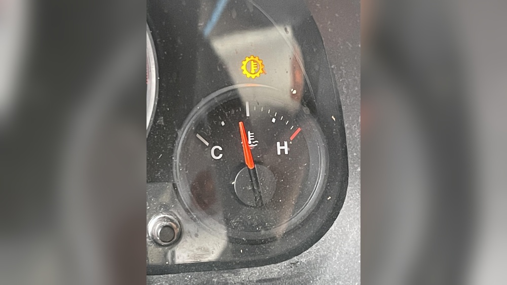 what does transmission light look like on jeep patriot