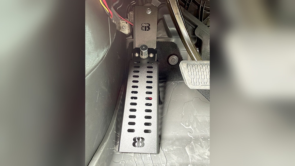 what is a jeep dead pedal
