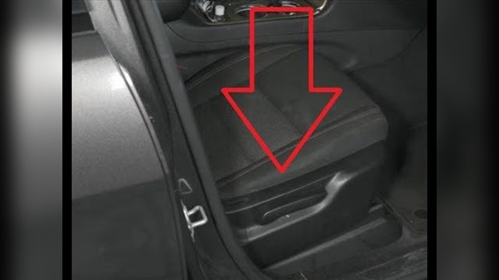 where is the battery in a 2016 jeep grand cherokee