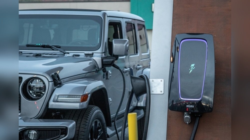 where to charge jeep