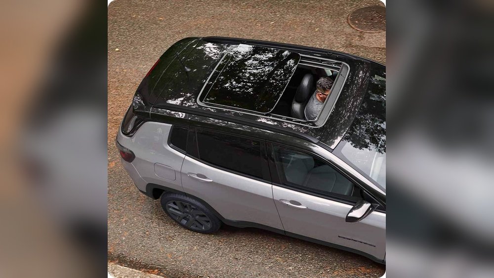 which jeep compass model has sunroof