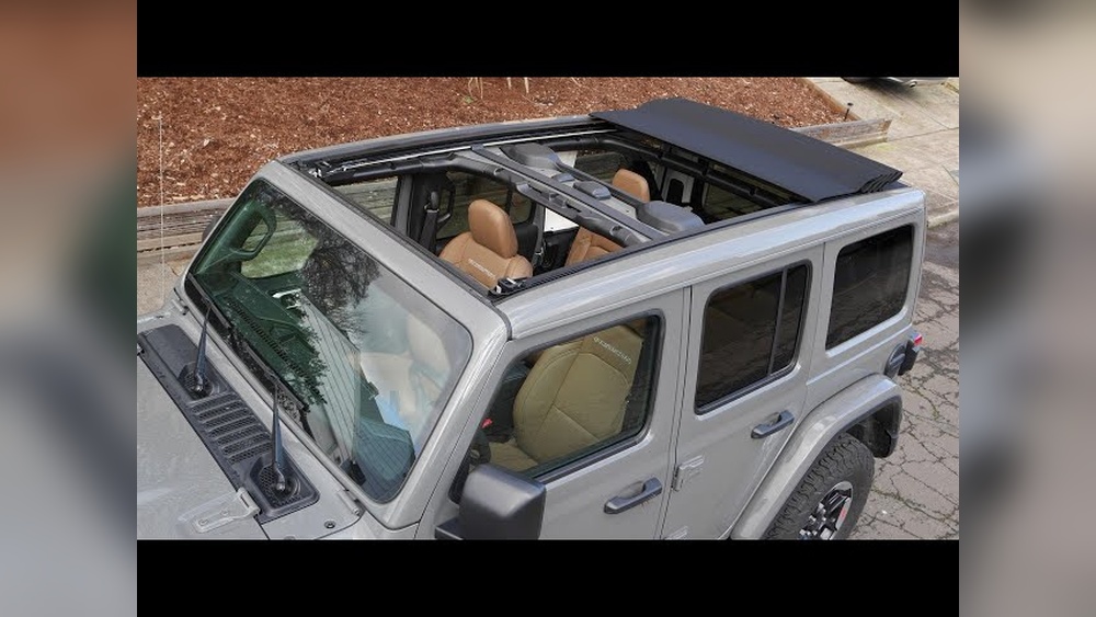 which jeep has the retractable roof