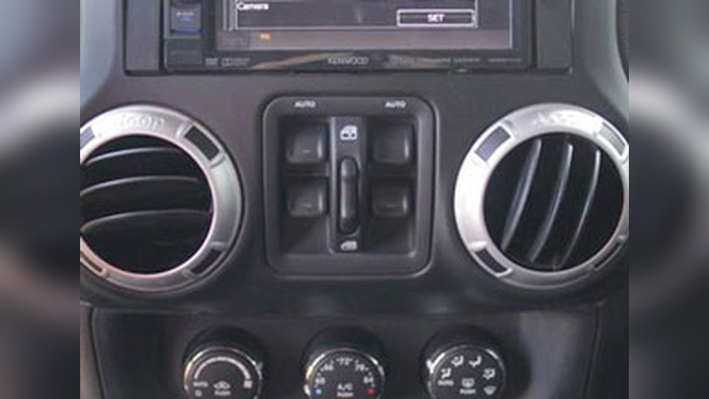 which jeep wrangler has power windows