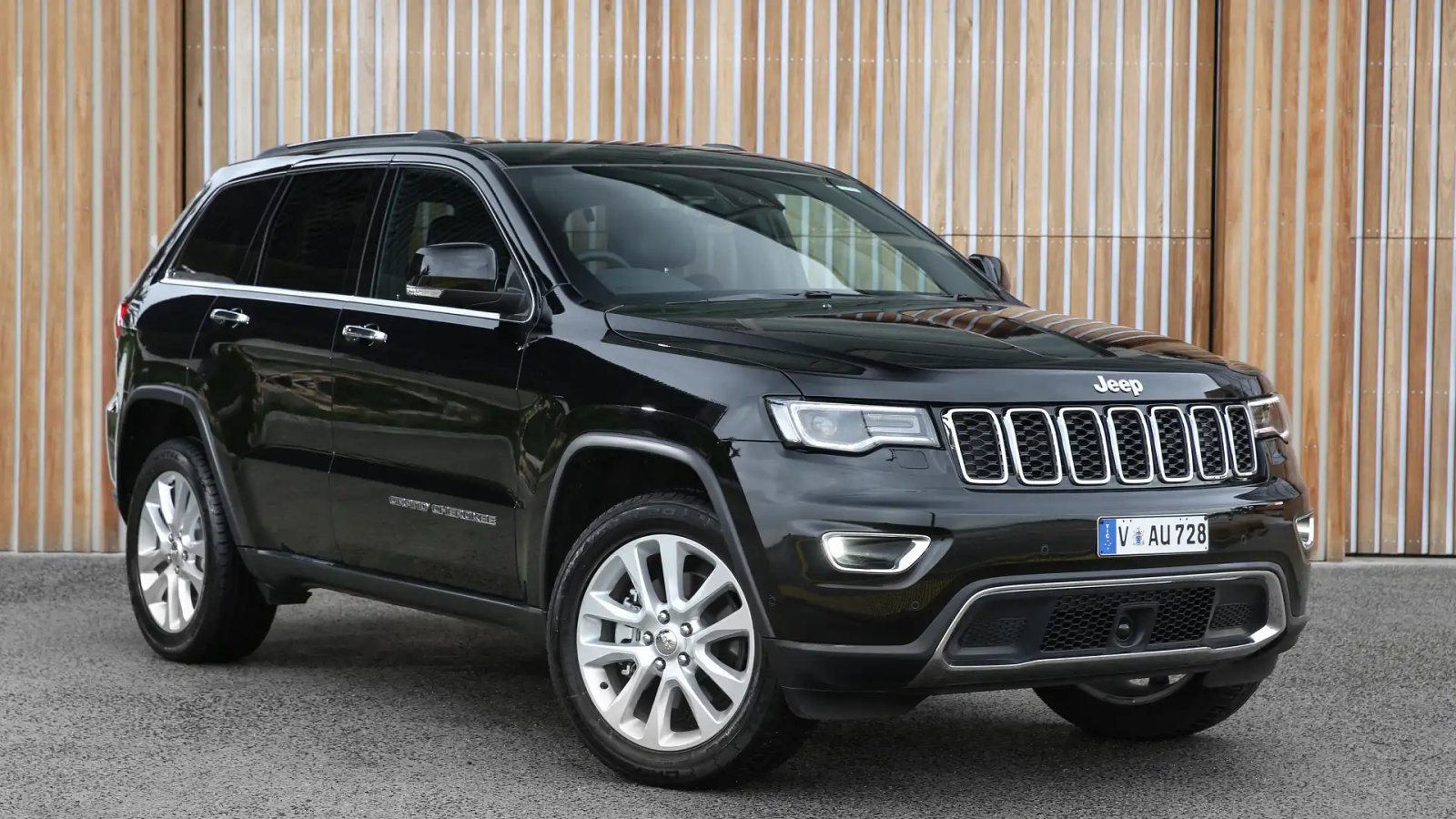 2011 Jeep Cherokee Laredo Reviews: Expert Insights & Ratings